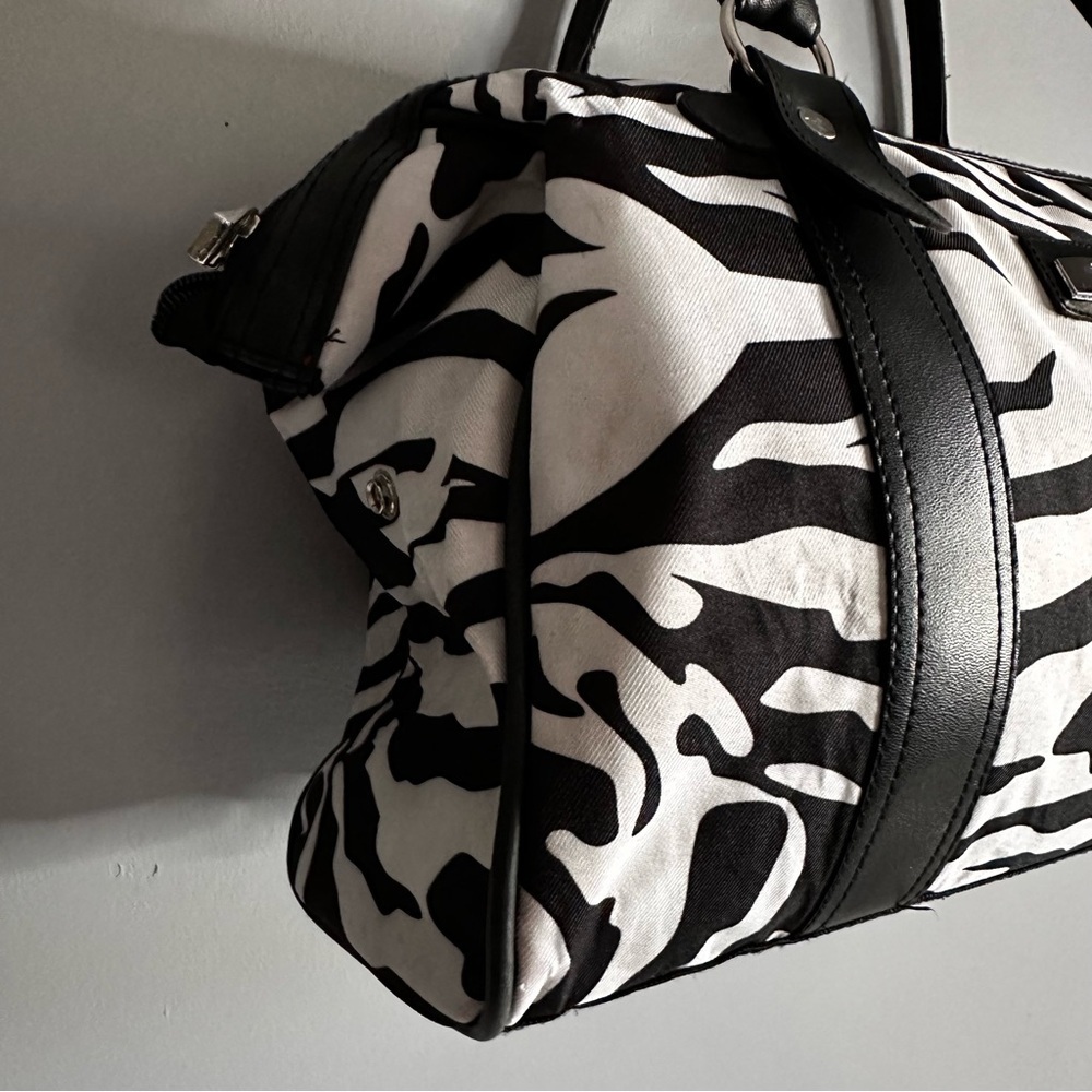 TRACKER Zebra Print Carry On / Overnight Bag - black & white GUC - Picture 3 of 13